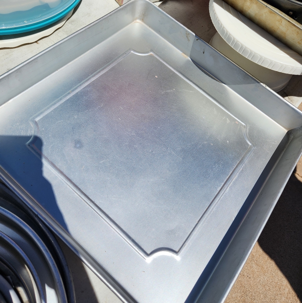 16 inch Square Wilton cake pan
